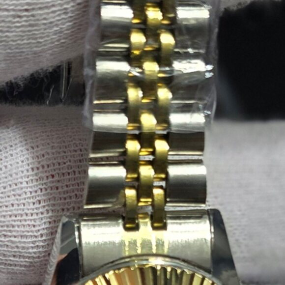 Geneva Ladies Rhinestone Silver Dial Watch Two-Tone Gold/Silver Bracelet W/Date - Picture 12 of 16